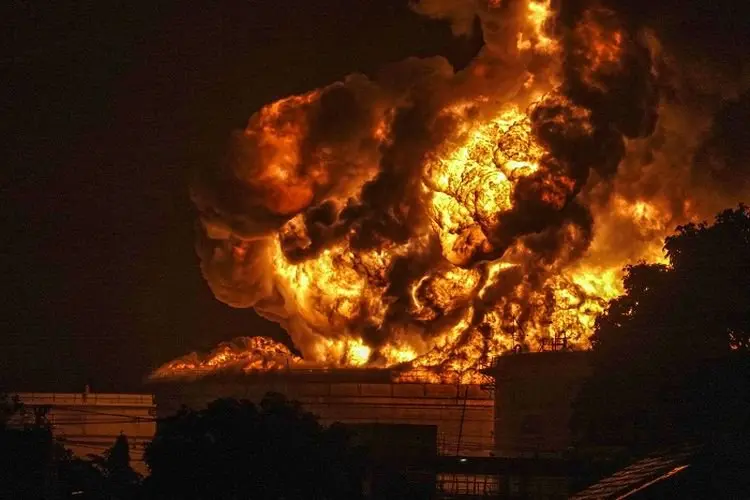 Kebakaran Tangki Cilacap Padam, Pertamina Klaim Situasi Aman
