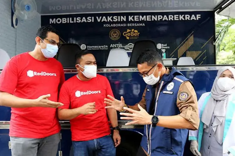 Di Jabar, RedDoorz Gelar Program Mobil Vaksin Keliling di Empat Daerah Wisata
