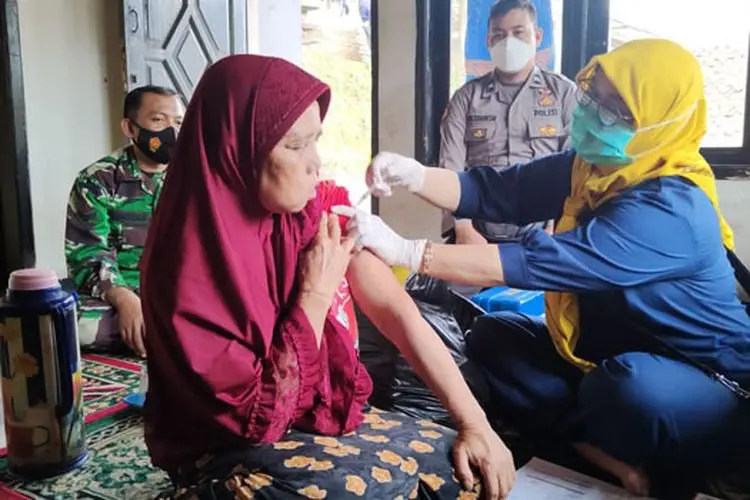 Rudy Optimistis Garut Masuk PPKM Level 2 dan Targetkan 2 Juta Vaksinasi