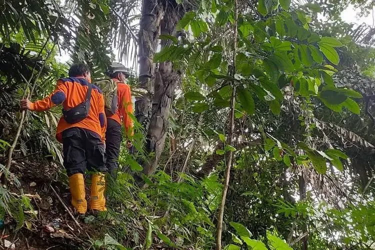 Anjing Pelacak hingga Ahli Spiritual Dikerahkan Cari Yana Supriatna yang Hilang di Cadas Pangeran