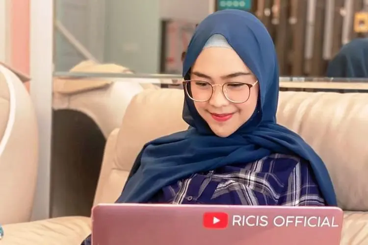 Salip Atta Halilintar, Ria Ricis Youtuber Nomor 1 di Indonesia