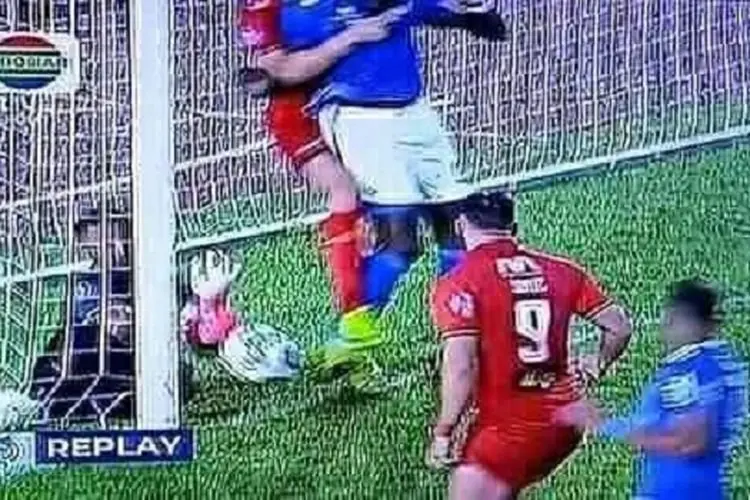 Persib Dikalahkan Persija, Robert Alberts Berang Gol Marc Klok Dianulir