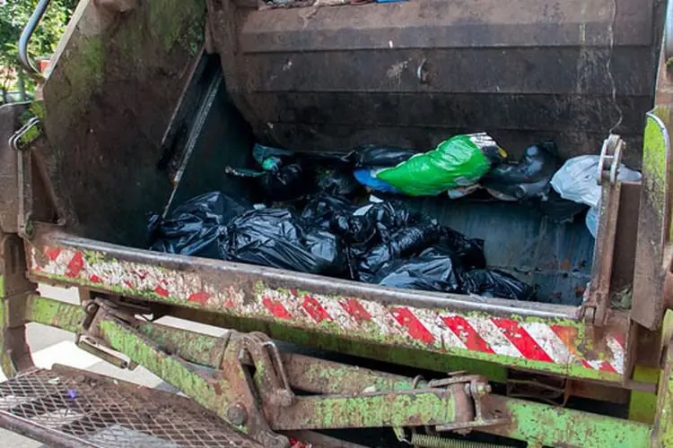 Armada Pengangkut Sampah Minim, DLH KBB Sebut Mayoritas Kondisi Truk Tidak Layak