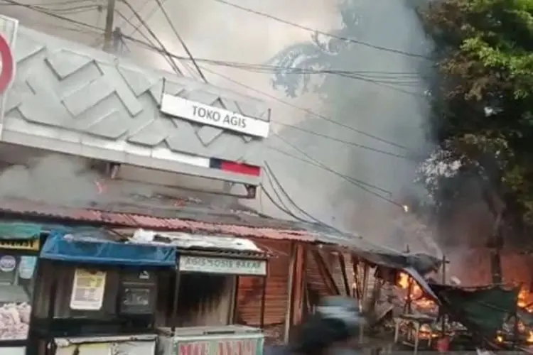 Duh...13 Kios IPB Dramaga Hangus Dilalap Api