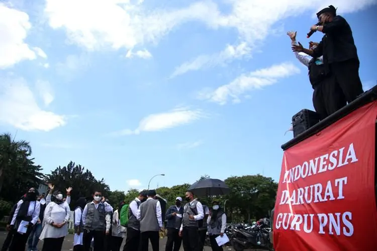 Foto: Aksi Guru Honorer di Hari Guru Nasional