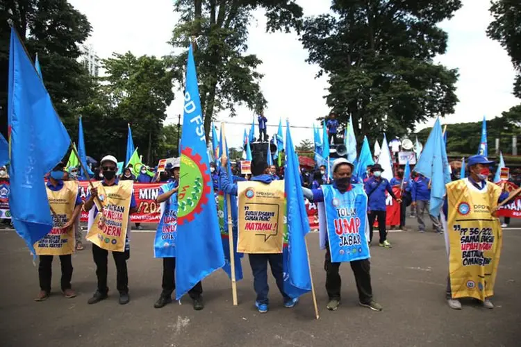 Foto: Buruh Tuntut Kelayakan UMP/UMK