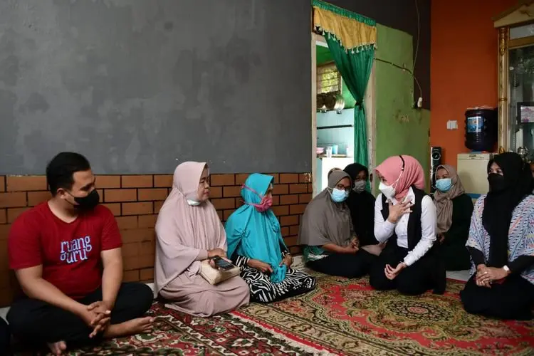 Atalia Sambangi Rumah Keluarga Sarah,  Kasus KDRT Ibarat Gunung Es