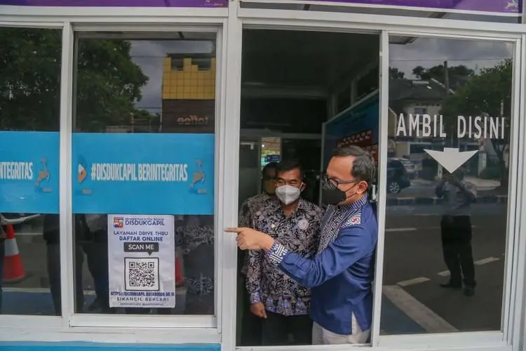 Pertama di Indonesia, Layanan Drive Thru Disdukcapil Kota Bogor Dilaunching