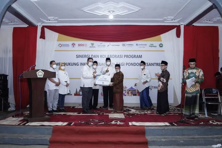Bersama Kemenko Perekonomian,  bank bjb Akselerasi Inklusi Keuangan di Lingkungan Pesantren