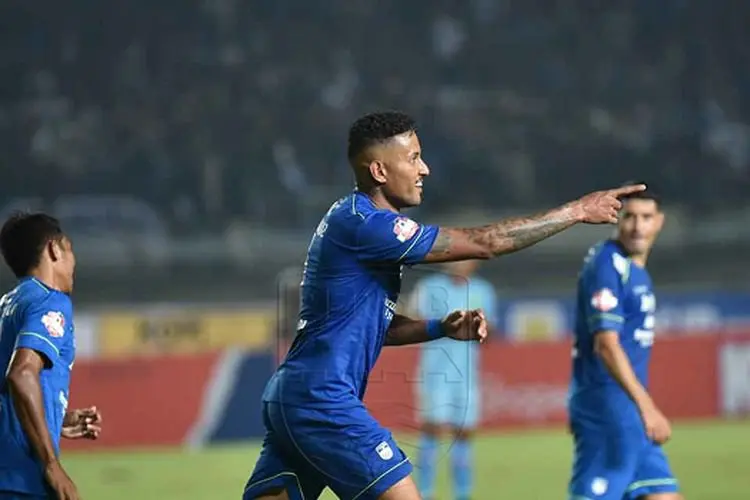 Bobotoh Penuh Harap, Wander Luiz Berambisi Jebol Lawan dalam Duel Persib vs Arema FC