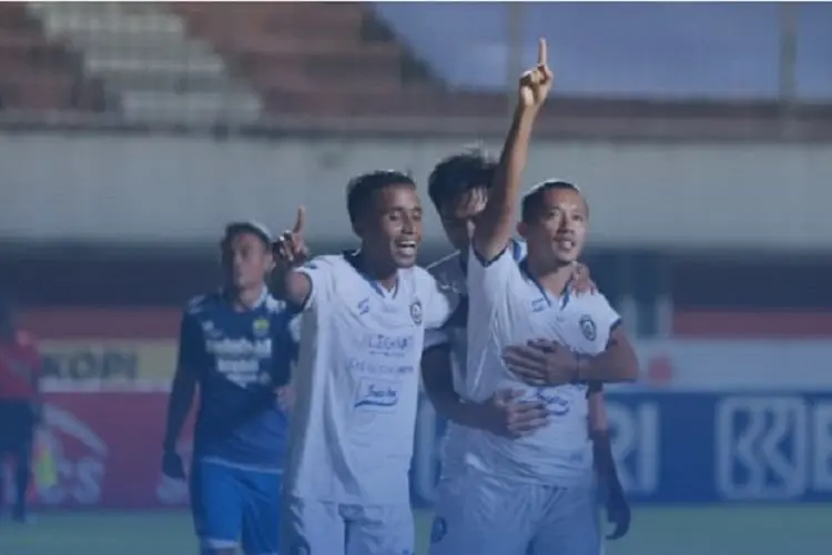 Ternyata....Pemain Arema FC Ini Selalu Jadi Hantu Kekalahan Persib Bandung