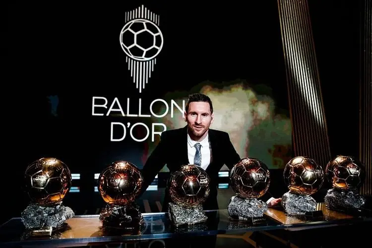 Jegerrr... Lionel Messi Raih Ballon d'Or 2021, Robert Lewandowski-Jorginho Gigit Jari