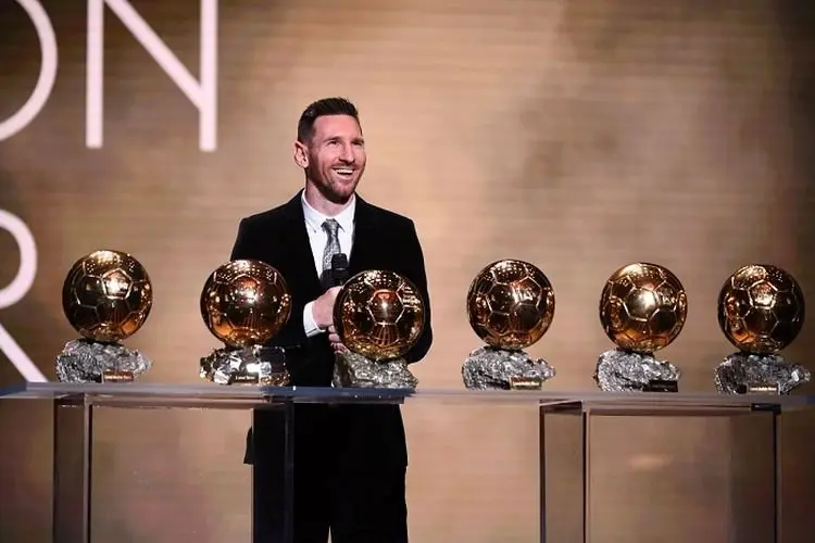 Nelangsa Cristiano Ronaldo, Sudah Keok Juga Ditertawakan Lionel Messi di Gala Ballon dOr 2021