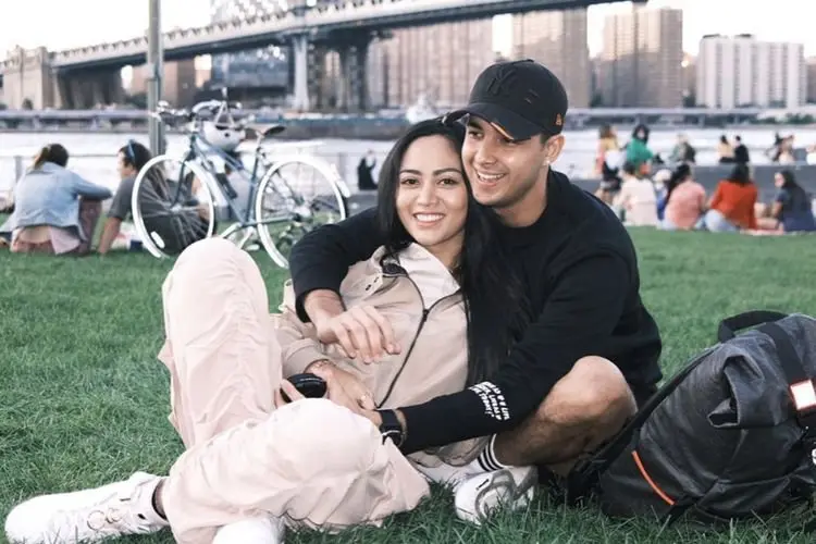 Salim Nauderer Diajak Ziarah ke Makam Ayah Rachel Vennya, Netizen: Minta Restu Nikah?