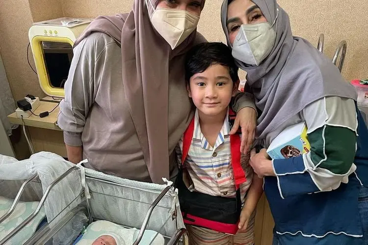 Makin Akrab Dengan Rayyanza, Rafathar Terlihat Malu-Malu