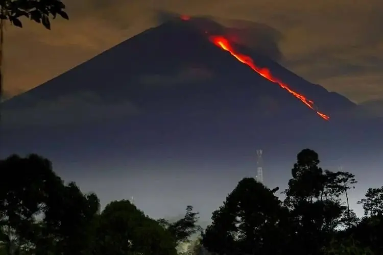Gunung Semeru Erupsi, Bos Arema FC Unggah Video Kondisi Wilayah Malang