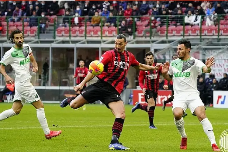 Ibrahimovic Ingin Bertahan Bersama AC Milan Sampai Gantung Sepatu dengan Syarat Satu Ini