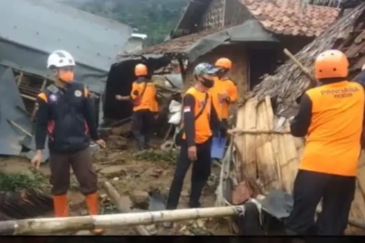  Pandawa ICT Bogor Kirimkan Relawan ke Semeru