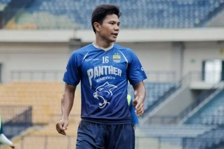 Laga Panas Persib vs Persebaya, Ini Ambisi Besar Achmad Jufriyanto