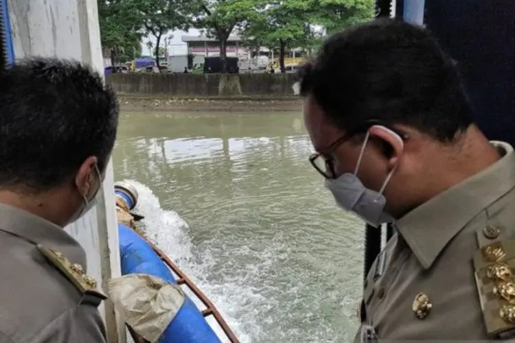 Antisipasi Banjir Rob, Pemprov DKI Jakarta Bangun Tanggul Pantai di Sepanjang Pesisir Ibu Kota