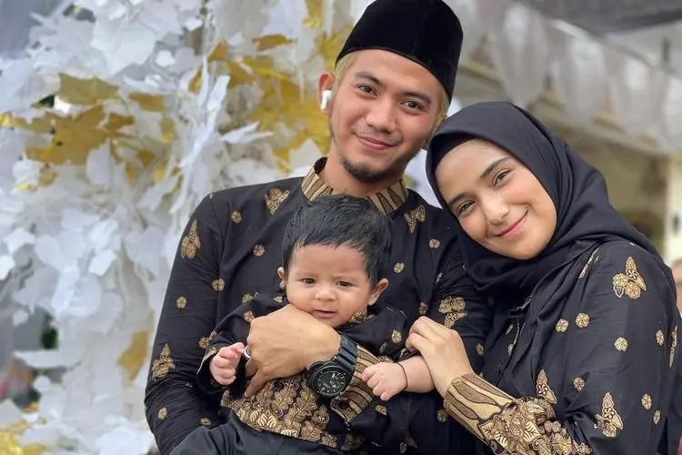 Rizki DA Dihujat Gara-Gara Pamer Otot, Netizen: Berotot Doang Gendong Anak Gak Kuat