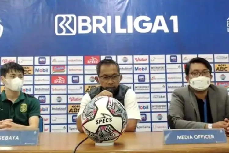 Rahasia Persebaya Bungkam Persib, Aji Santoso Ungkap Lempar Koin Jadi Penentu