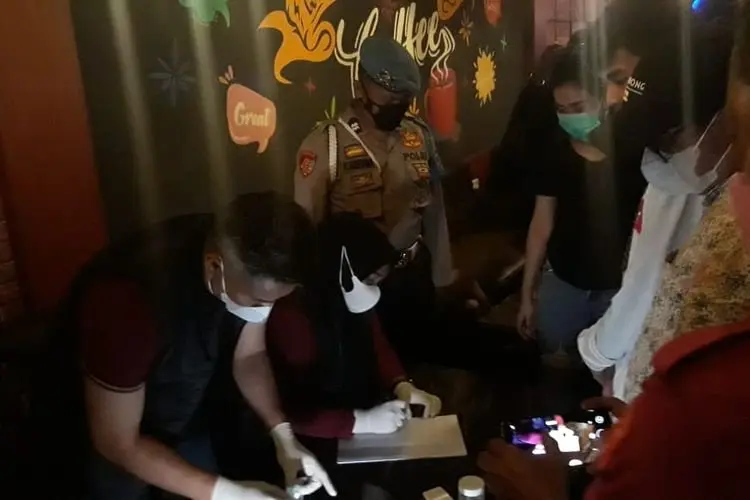 Razia Tempat Hiburan Malam, Seorang Pengunjung Karaoke di Bogor Kota Positif
