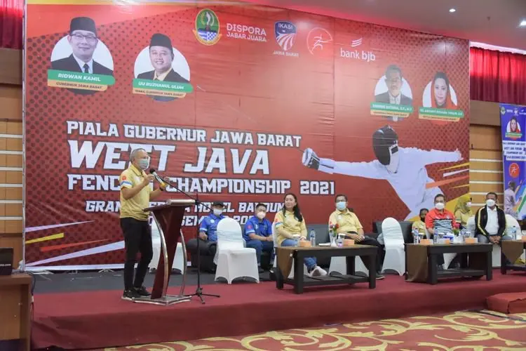 Sekda Jabar Buka Kejuaraan Piala Gubernur Cabor Anggar 2021