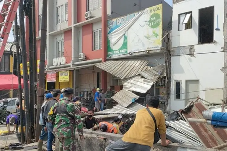 Mes Karyawan Oyo di Jalan Sudirman Bandung Rubuh, Warga Sempat Dengar Suara Ini