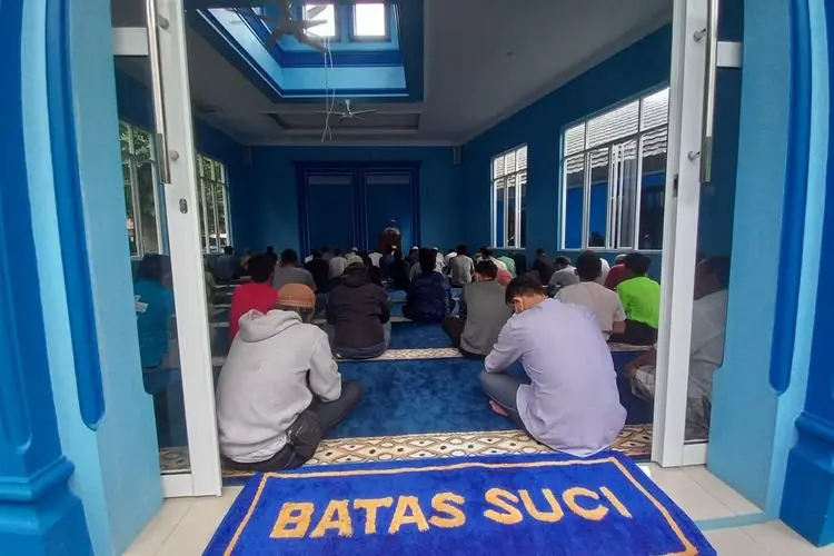 Wartawan dan Masyarakat Doa Bersama untuk Korban Erupsi Gunung Semeru