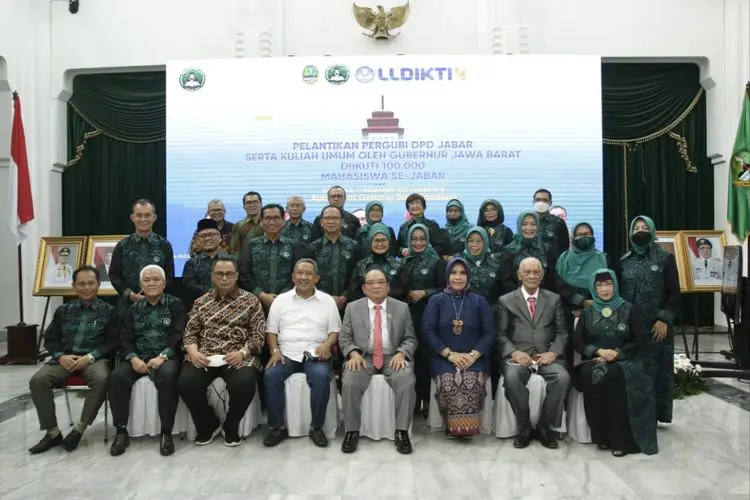 Jabar Miliki Guru Besar Terbanyak di Indonesia