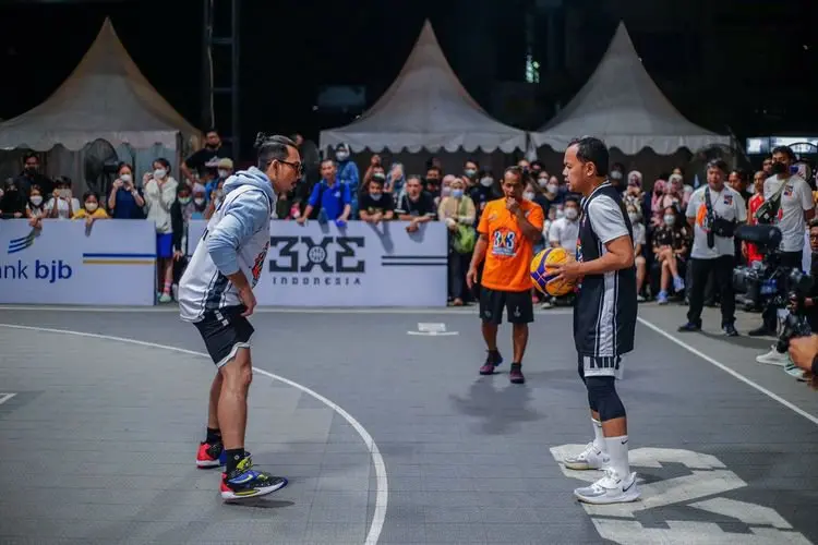 Kalah Dari Pebasket Sombong, Bima Arya Push Up 50 Kali