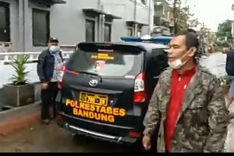 Polisi Tangkap Pria KDRT dan Sebar Video Istri Tanpa Pakaian di Grup Sekolah di Bandung