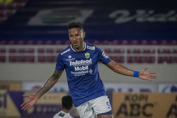 Dicoret atau Dipertahankan, Ini Nasib Wander Luiz di Persib Bandung