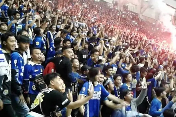 Catat Nih...Ini Syarat Jika Bobotoh Ingin Dukung Langsung Persib di Stadion