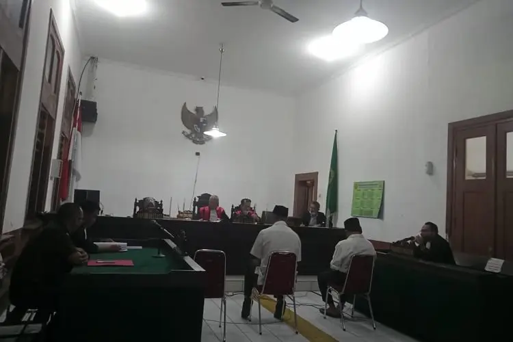 Kompak Korupsi, Kades dan Mantan Kades Cikole Terancam 20 tahun Penjara