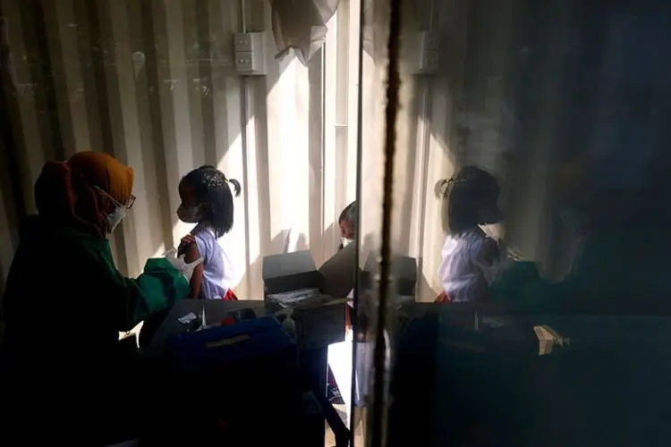 Vaksinasi Covid-19 untuk Anak Usia 6-11 Tahun di Kota Bandung