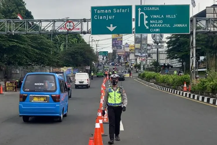 Saat Malam Nataru di Puncak, Polda Jabar Batasi Jumlah Kendaraan