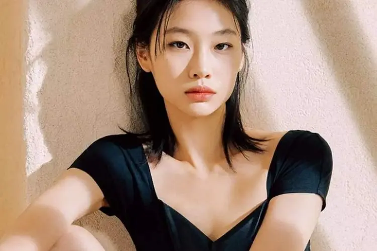 Unggah Foto di Instagram, Penampilan Aktris Squid Game Jung Ho Yeon Jadi Sorotan