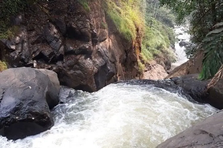 Tak Hanya Wisata Alam, Curug Supel Gununghalu KBB Berikan Sensasi Petualangan Bagi Pengunjung