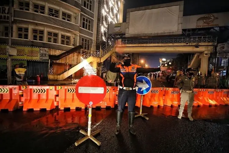 JPO di Jalan Asia Afrika Bandung Dibongkar, Bikin Alun-alun Jadi Lebih Indah?