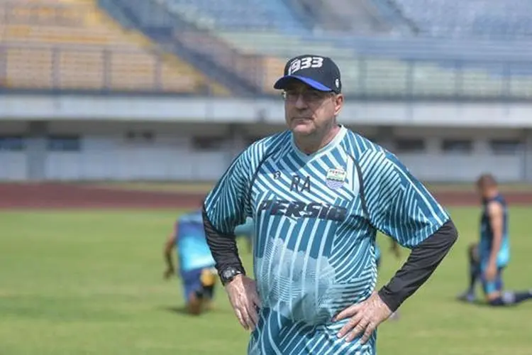 Bruno Cantanhede Punya Riwayat Cedera Serius, Begini Komentar Mengejutkan Robert Alberts