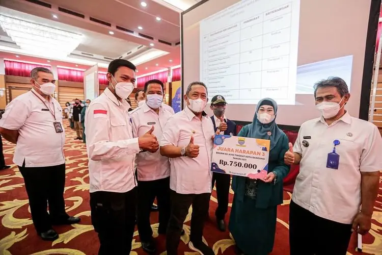 Enam Kelurahan di Kota Bandung Raih Penghargaan BBGRM