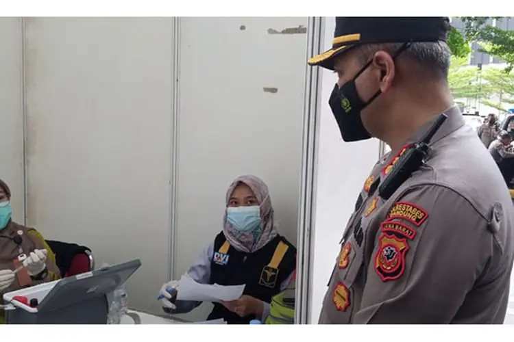 Kapolrestabes Bandung Tengok Gerai Vaksin di Pusat Keramaian Kota Bandung