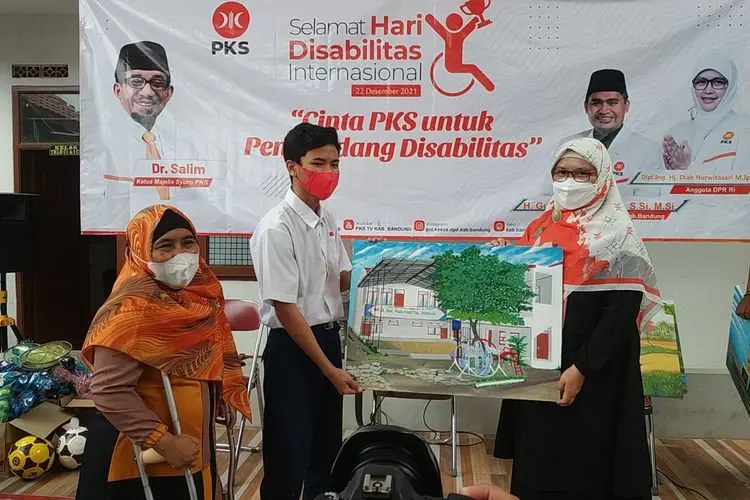 Peringati Hari Disabilitas Internasional, DPD PKS Kab Bandung Kunjungi SLB Raudhatul Jannah