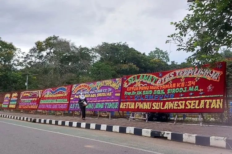 Muncul Karangan Bunga dengan Tulisan Said Aqil Ketum PB NU, Pemilihannya Belum Tuntas...