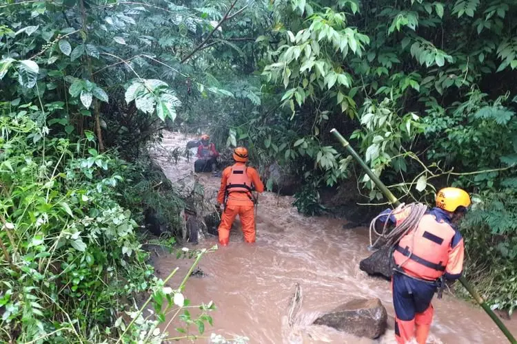 Satu Korban Terseret Arus Sungai di Lembang DItemukan