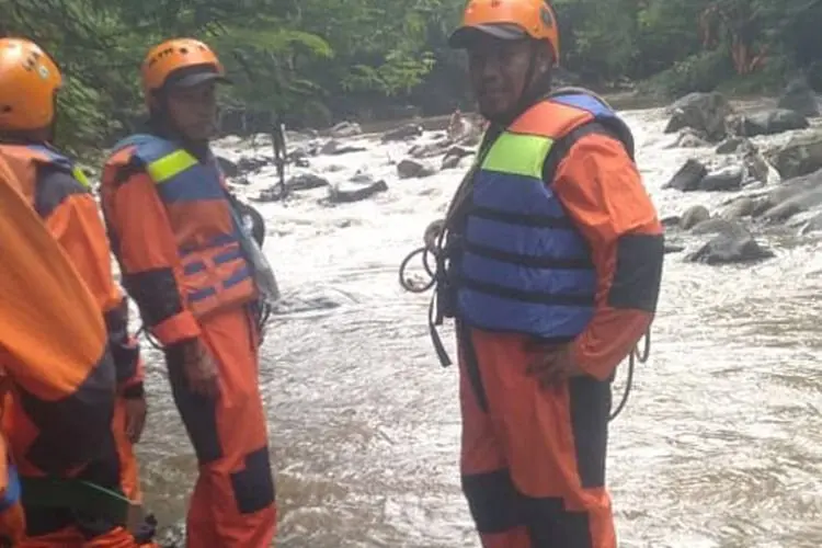 Pencarian Satu Korban Hilang Terseret Arus Sungai Ciwangun Difokuskan di Tiga Titik Ini