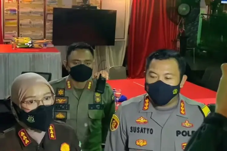 Penegakan Kamtibmas di Malam Natal, Forkopimda Kota Bogor Sita Miras dan Tutup Paksa Kafe
