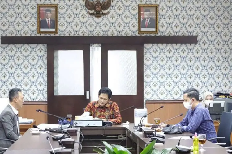 Kekang Penyalahgunaan Wewenang, Pansus 12 DPRD Kota Bandung Gelar Raker Bahas Raperda tentang Kode Etik